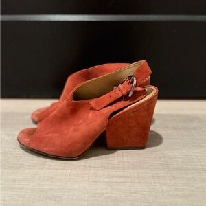 Naturalizer red/rust color block heels size 6